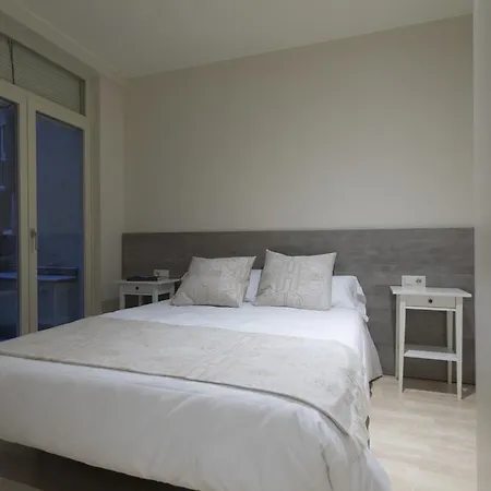 Bravissimo Cort Reial-3b Appartement *